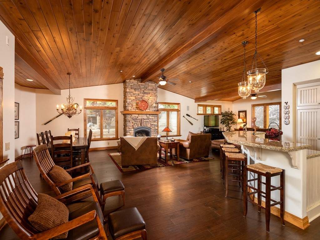 43639 Bow Canyon Rd 43639 Bow Canyon Rd