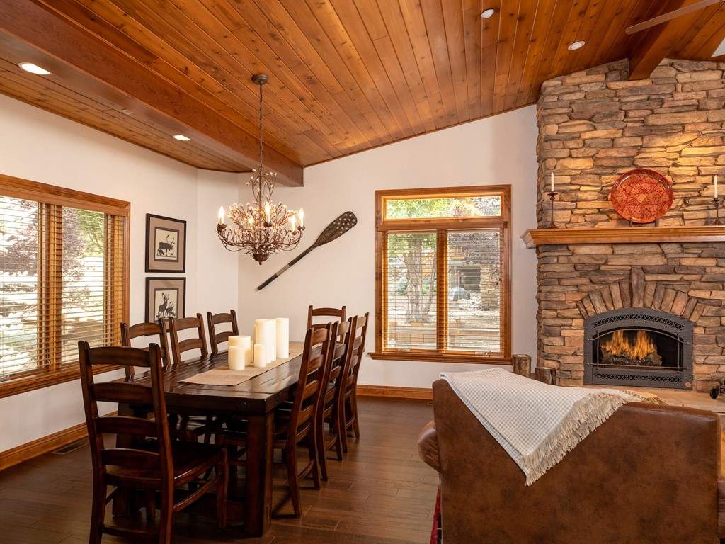 43639 Bow Canyon Rd 43639 Bow Canyon Rd