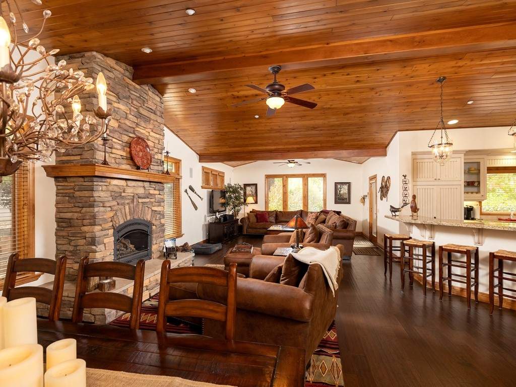 43639 Bow Canyon Rd 43639 Bow Canyon Rd