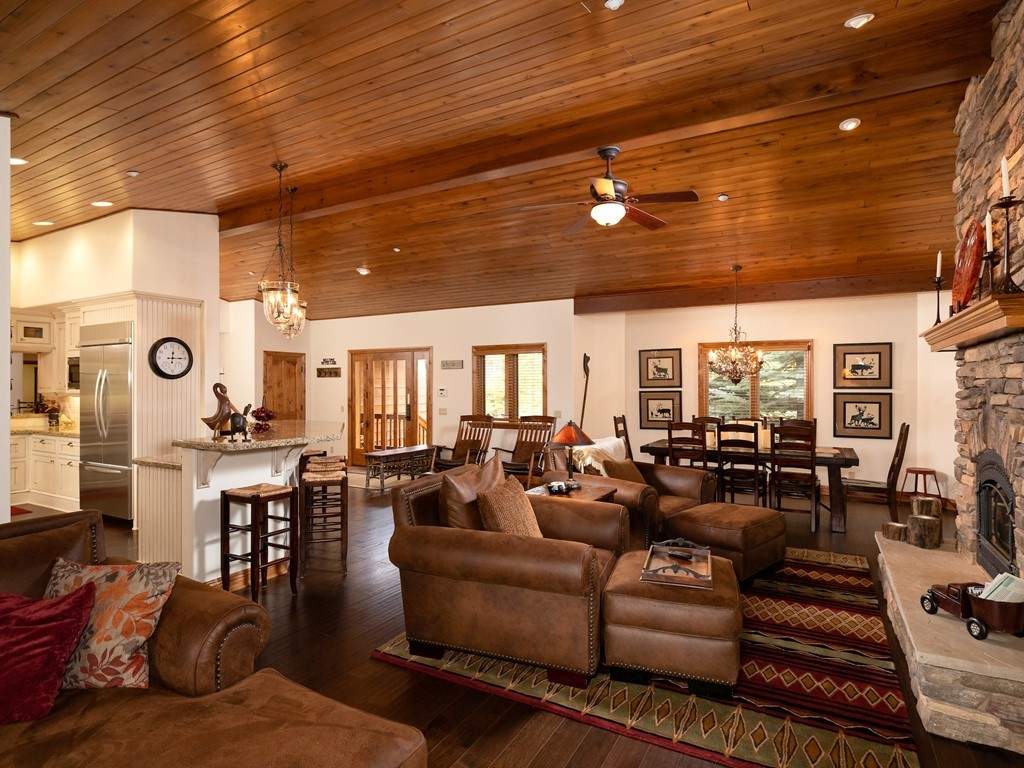 43639 Bow Canyon Rd 43639 Bow Canyon Rd