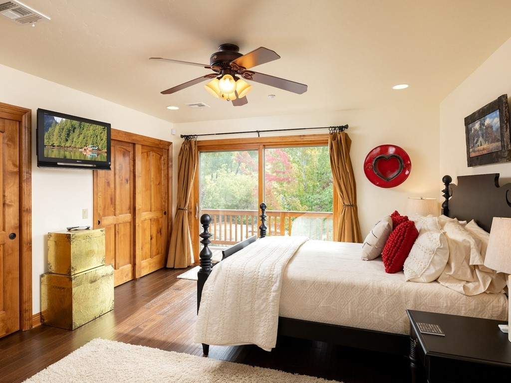 43639 Bow Canyon Rd 43639 Bow Canyon Rd