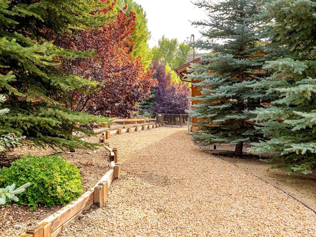 43639 Bow Canyon Rd 43639 Bow Canyon Rd