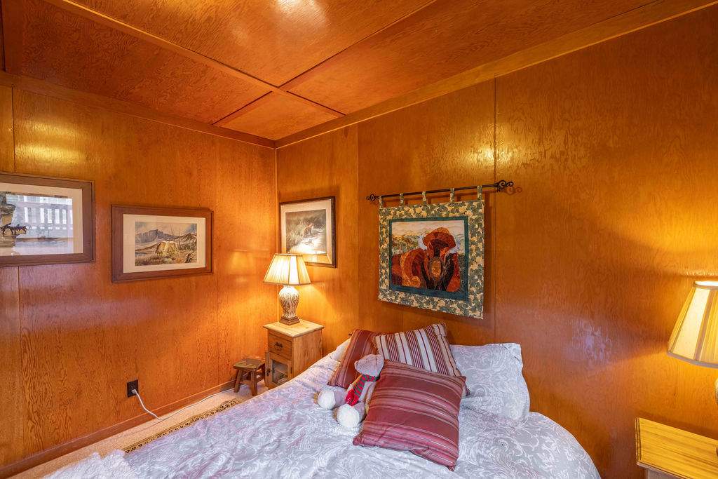 229 E Sherwood 229 E Sherwood