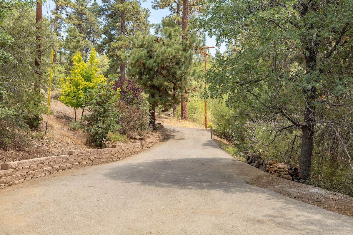 39543 Oak Glen Rd 39543 Oak Glen Rd