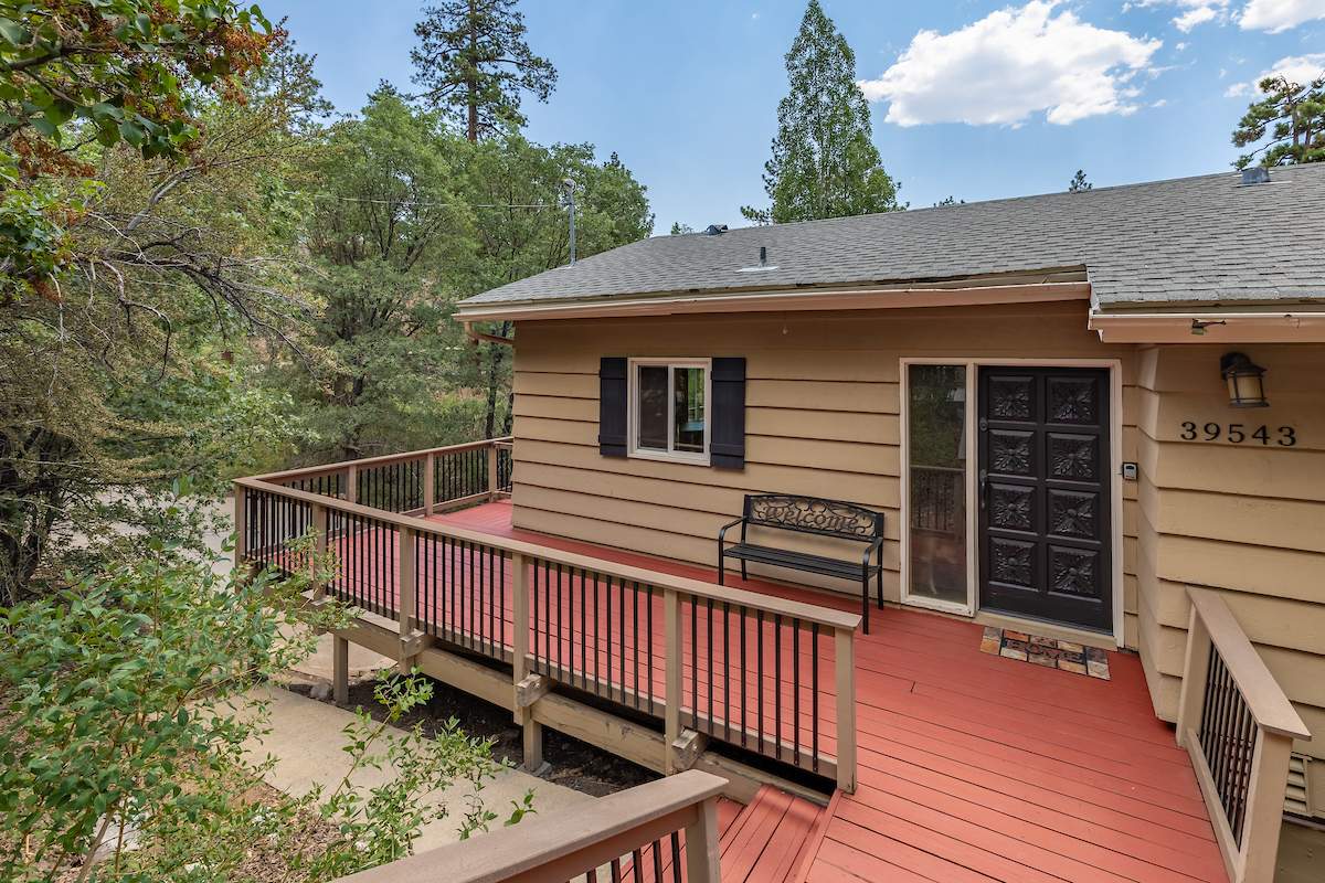 39543 Oak Glen Rd 39543 Oak Glen Rd