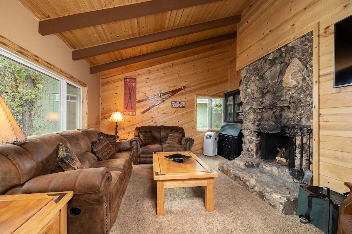 39543 Oak Glen Rd 39543 Oak Glen Rd