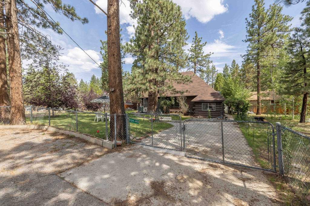 229 E Sherwood 229 E Sherwood