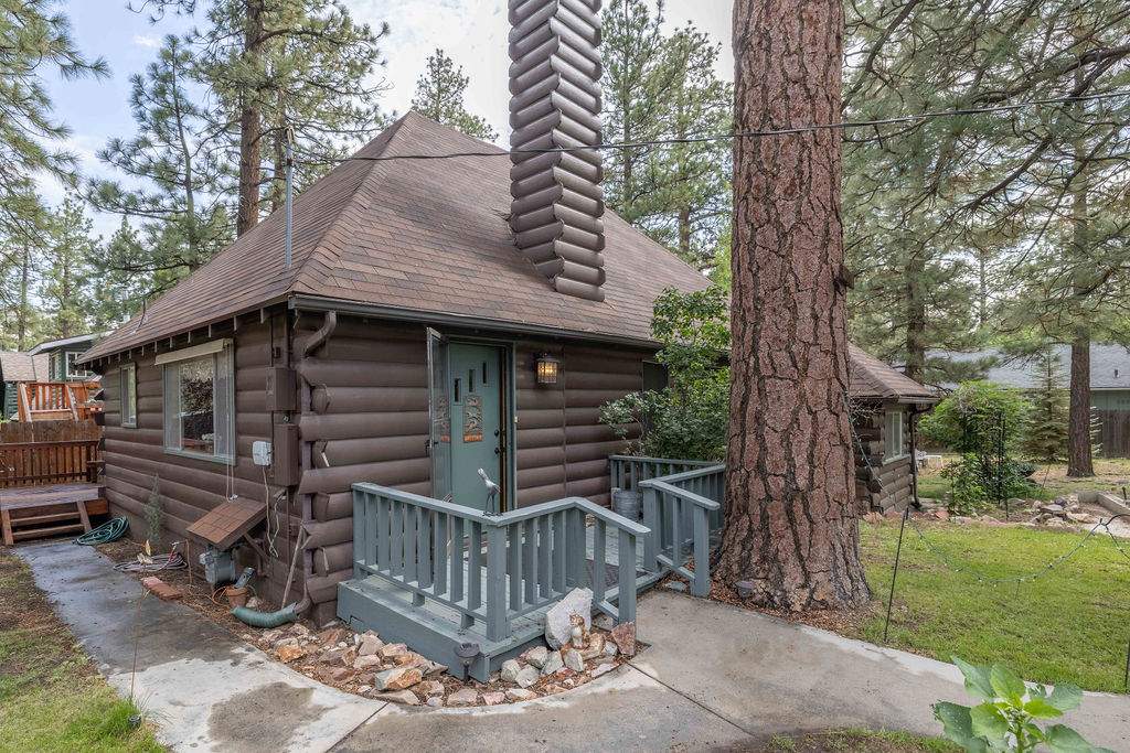 229 E Sherwood 229 E Sherwood