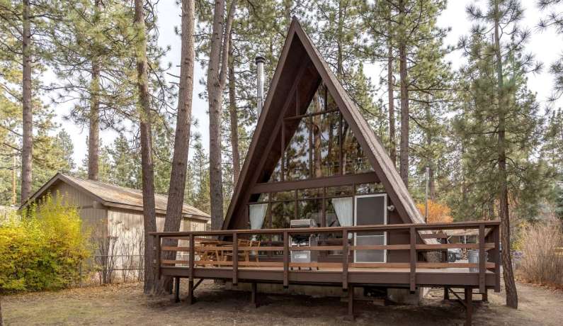 409 W Aeroplane Blvd