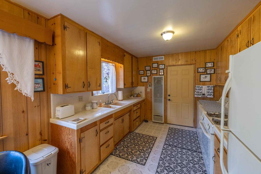 229 E Sherwood 229 E Sherwood