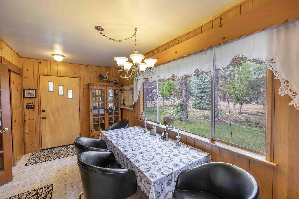 229 E Sherwood 229 E Sherwood