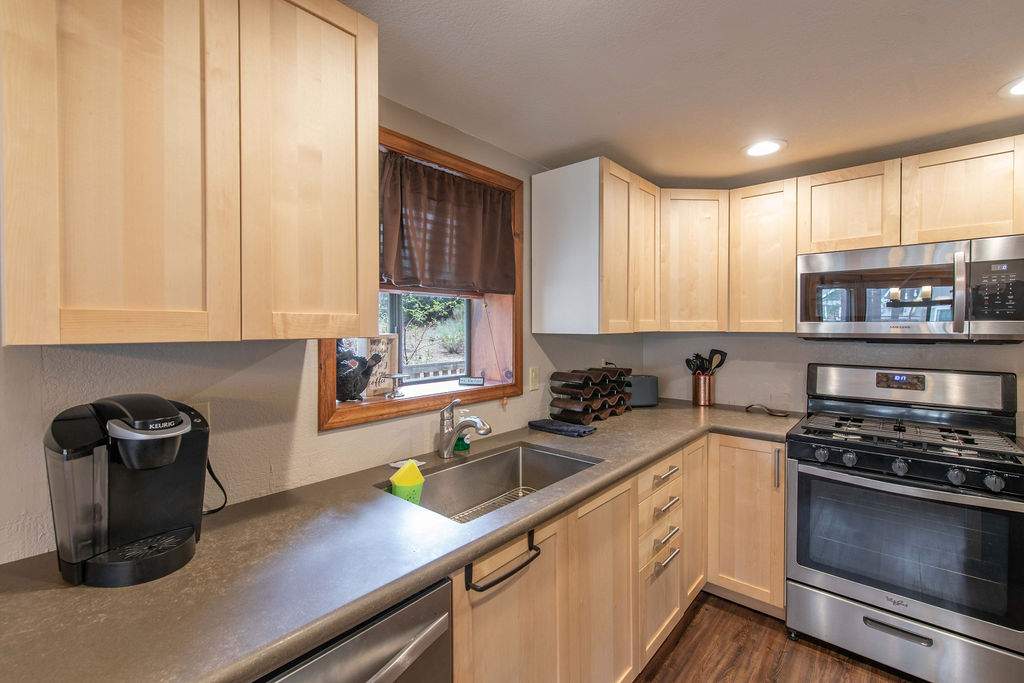 42401 Avalon Rd 42401 Avalon Rd